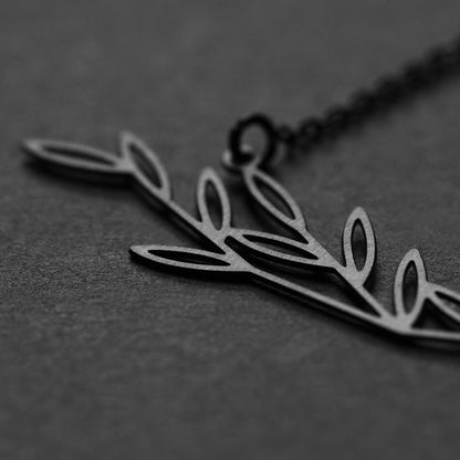 LEAFY PENDANT SMALL BLACK WITH CHAIN